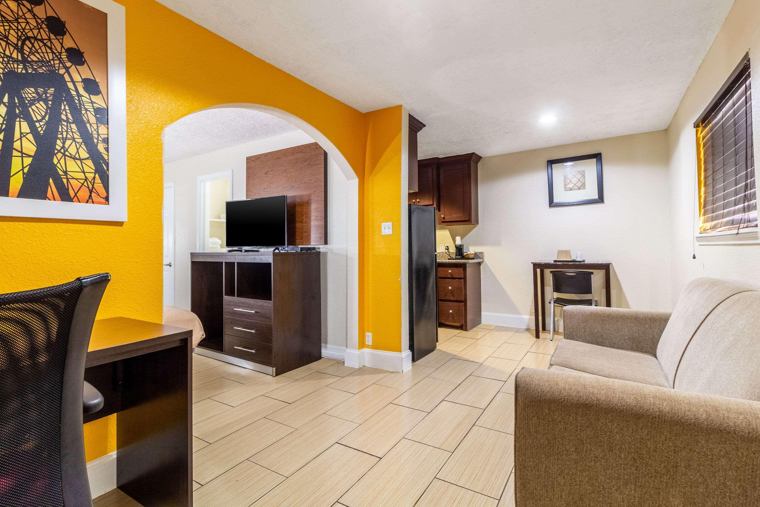 Rodeway Inn & Suites Houston Near Medical Center Eksteriør bilde