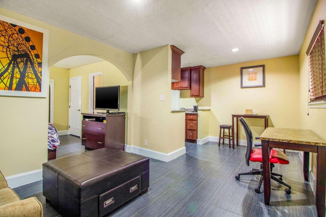Rodeway Inn & Suites Houston Near Medical Center Eksteriør bilde